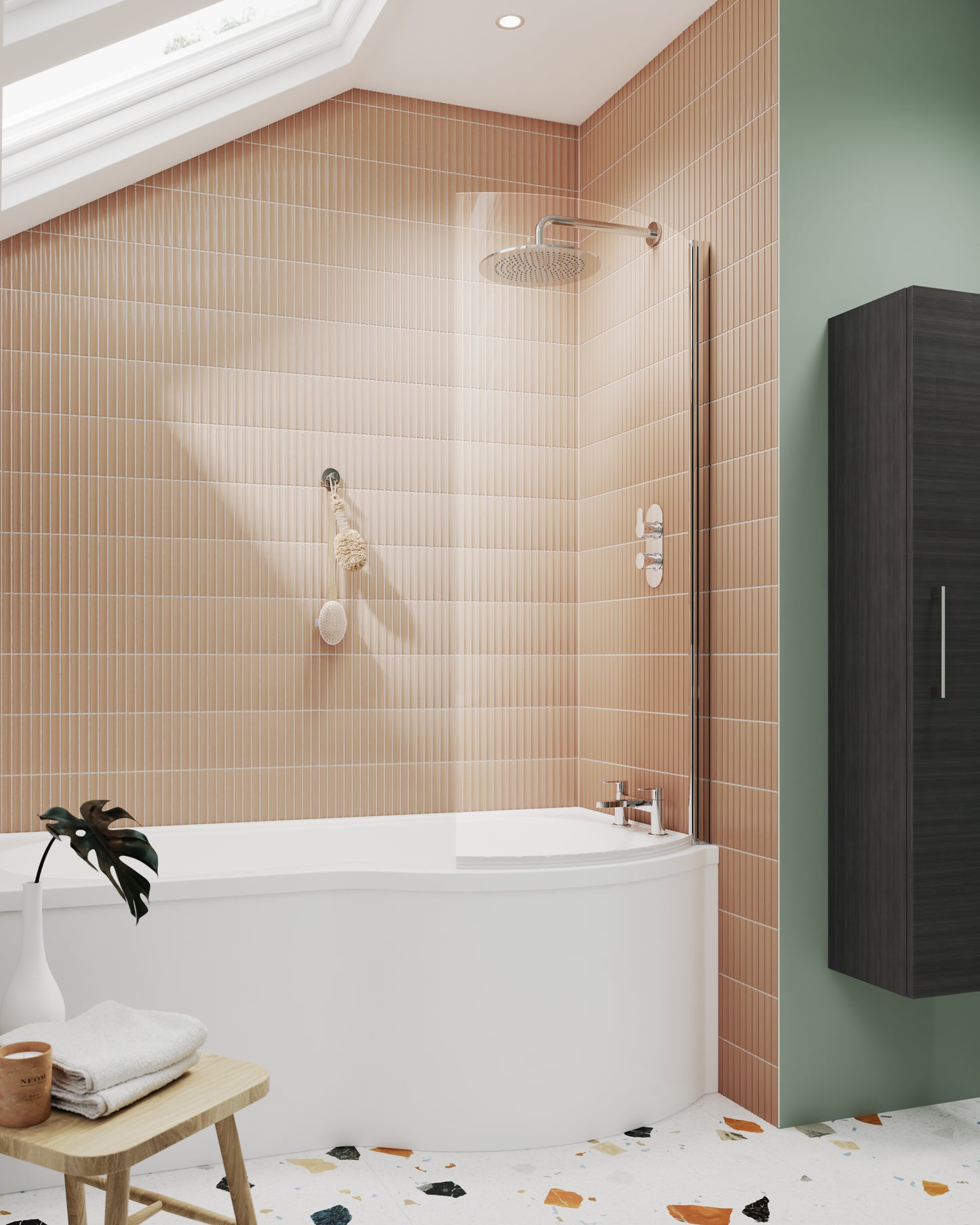 NUIE P' Curved Bath Screen (5mm Glass)