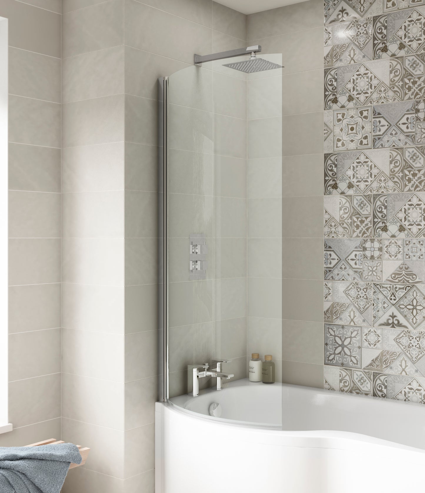 NUIE P' Curved Bath Screen (5mm Glass)