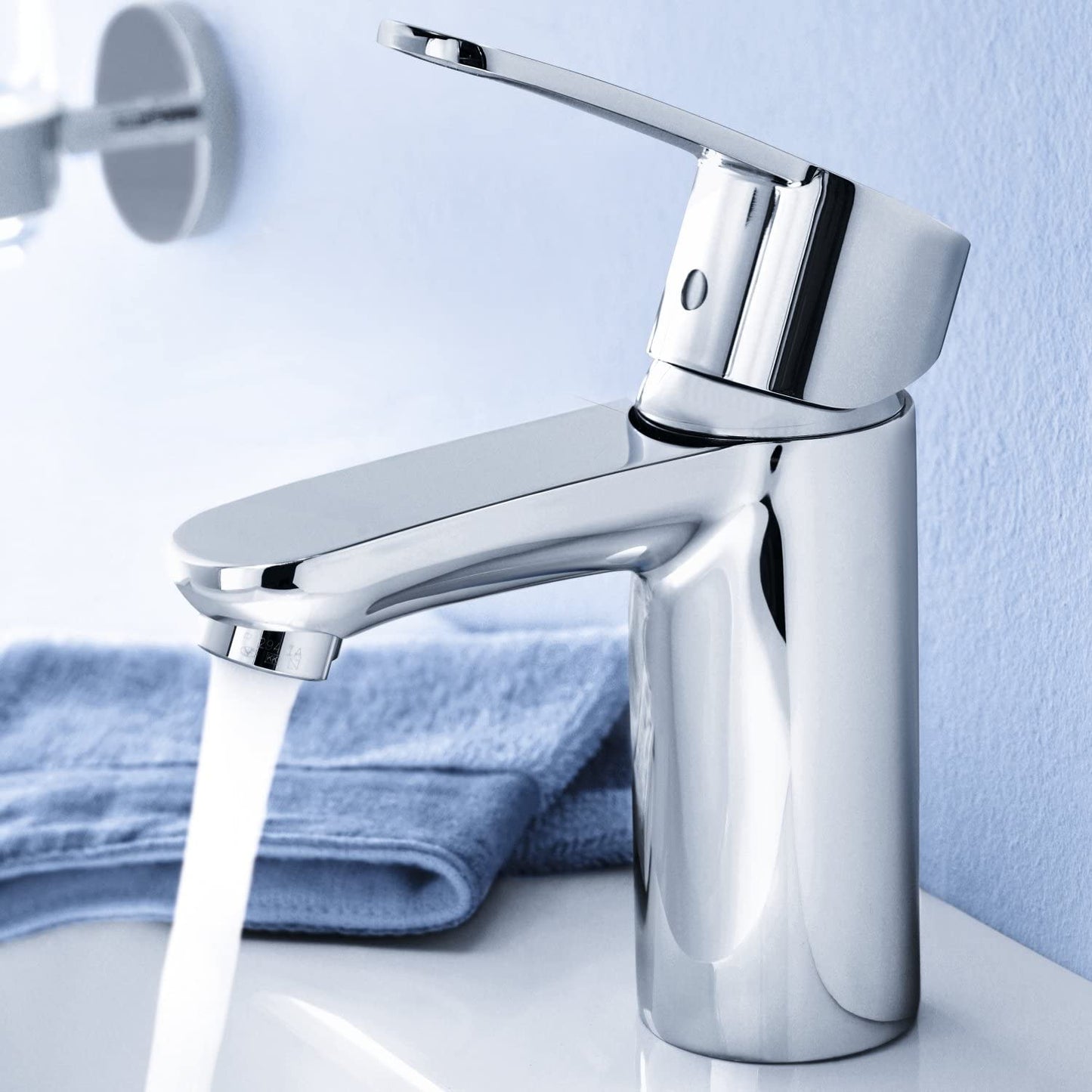 GROHE 23039002 Eurostyle Cosmopolitan Basin Tap (Short Spout, Smooth Tap Body, Speedclean and Ecojoy)