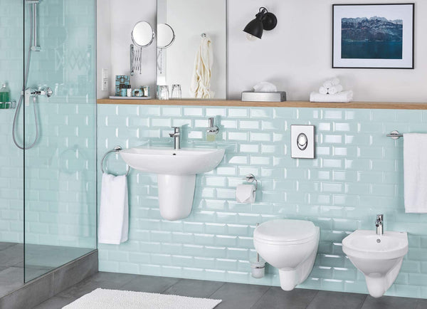 Grohe 39433000 BAU Ceramic Wall Bidet Smooth Alpine White Glass Porcelain with Threaded Hole and Overflow White